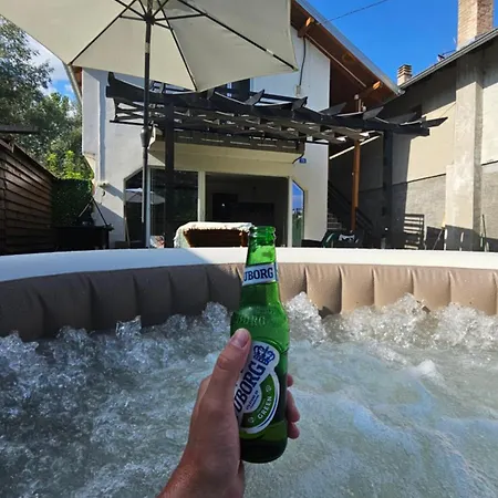 Sunrise Riverside House Villa *