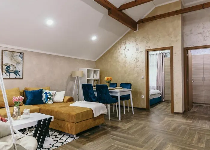 Sunrise Riverside House-private Garden, Jacuzzi & Bbq *