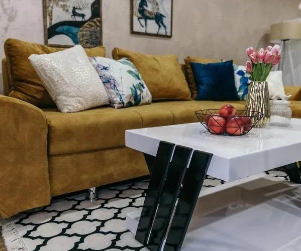 Sunrise Riverside House-private Garden, Jacuzzi & Bbq *