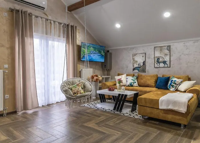 别墅 Sunrise Riverside House-private Garden, Jacuzzi & Bbq