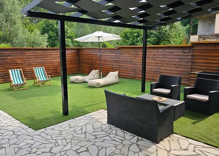 Sunrise Riverside House-private Garden, Jacuzzi & Bbq Celarevo