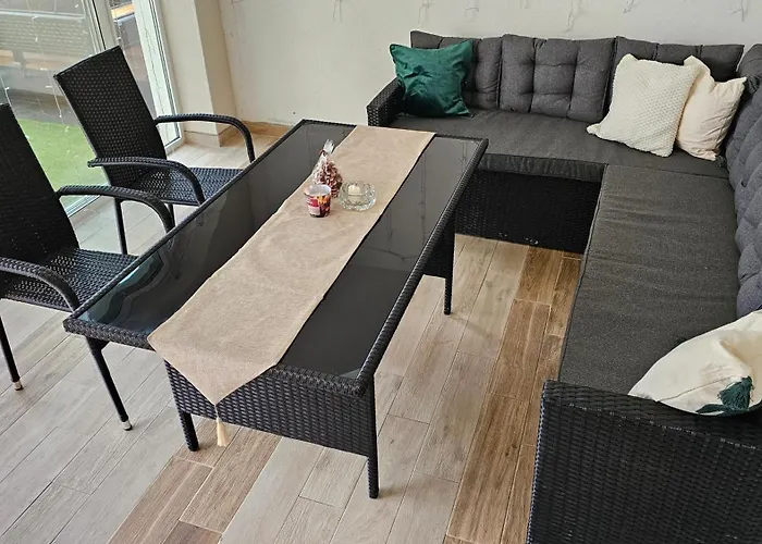 Sunrise Riverside House-private Garden, Jacuzzi & Bbq 别墅